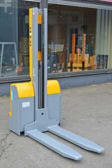 Jungheinrich EMC 110