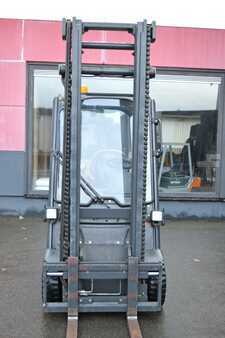 Linde E15-02