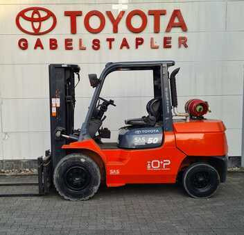 Toyota Tonero 02-7FG45