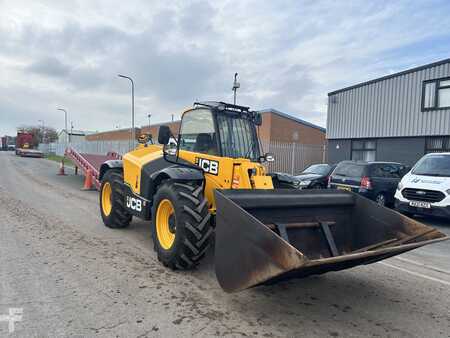 JCB 541-70