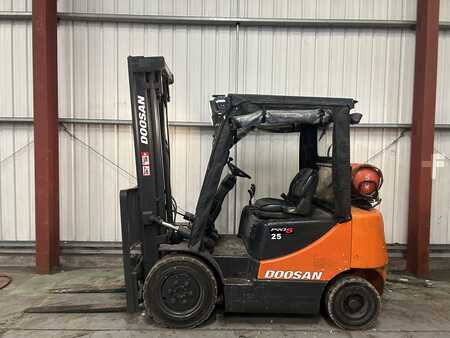 Doosan G25P-5