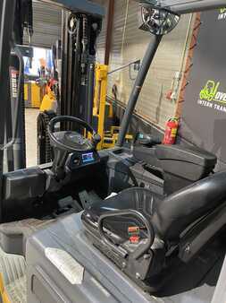 CAT Lift Trucks 2EPC5000