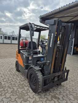 Doosan G25P-7