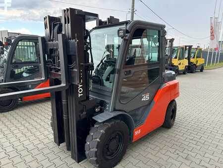 Toyota 8FG40 /4500 kg/LPG  / Triplex / Container version/PROMOTION /Sold to Macedonia